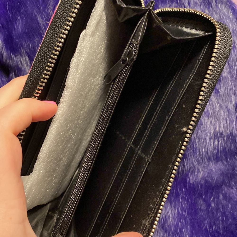✨WALLET✨ - Picture 3 of 3